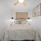 Ocean Front Condo with Private Water Front Balcony - جزيرة هيلتون هيد