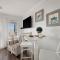 Ocean Front Condo with Private Water Front Balcony - جزيرة هيلتون هيد
