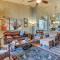 Rustic Retreat with Spacious Deck in Show Low! - 肖洛