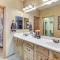 Rustic Retreat with Spacious Deck in Show Low! - 肖洛