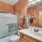 Rustic Retreat with Spacious Deck in Show Low! - 肖洛