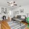 Cozy Cute Bungalow Steps from Swan Lake Morton