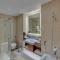 Crowne Plaza Muscat OCEC by IHG - Maskat
