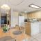 Shores of Maui 215 Dramatic Ocean Views Steps to the Beach Renovated AC 5964 - كيهي