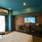 Hotel 385