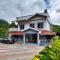 Cloud & Mist Inn-Stay with Mountain Views in Kotagiri, Near Ooty