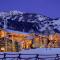 Snake River Lodge