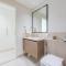 the 'Paris' Condo - Stylish 2Bd with Burj View - 迪拜