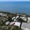 Ocean Horizons with Coral Sea Views