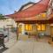 Backyard Oasis Pool Is A Beautiful Home - أرفادا