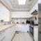 Elegant and Spacious 2-Bedroom Apartment in JVT - Dubaj