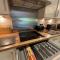Travaal.©om - 2 Bed Serviced Apartment Farnborough