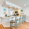 On-The-Beach Escape Oceanfront in Surfside! - ميرتل بيتش
