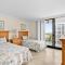 Sun, Sand, and Serenity I Beachfront on Marco Island - جزيرة ماركو
