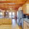 Luxury Mountain Cabin with Hot Tub and Pool Table! - 韦恩斯维尔