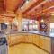 Luxury Mountain Cabin with Hot Tub and Pool Table!