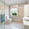 The Maeve 1875 - Heart of Bathurst - Sleeps 10