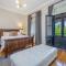 The Maeve 1875 - Heart of Bathurst - Sleeps 10