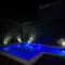 Casa em Condomínio com Piscina Privativa