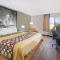 Super 8 by Wyndham Madison South