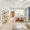 FIRST CLASS 2BR Modern Luxury with Canal Views - Dubaj
