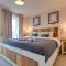 Modern and Spacious Townhouse with Own Carpark Pass the Keys - Cambridge