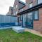 Modern and Spacious Townhouse with Own Carpark Pass the Keys - Cambridge
