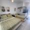 "olive"studio,private balcony with mountain view, kichenette & only 1km from the beach - Эрмонес