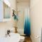Apartment Amelie - Zimmer mit TV, W-Lan, Mikrowelle und Kühlschrank, Bad mit Dusche
