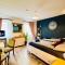 Apartment Amelie - Zimmer mit TV, W-Lan, Mikrowelle und Kühlschrank, Bad mit Dusche
