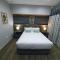 La Orchard Hotel
