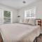 NEW Renovated Near CLE - King Bed, Metropark & Firepit - Berea
