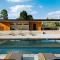 Luxury Container Hammock, Fire Pit Pool - Young Harris