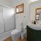 Big Bear Cottage - Walk to Lake, Smart TV, Fireplace, Deck - بيغ بير لاكي