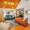 Utter East - great home with large screened porch and firepit next to the pond - Birch Town