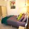 Modern, Stylish One bedroom with Garden, Free Parking Long stay Welcome