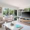 Balcombe Retreat, Family Escape with Sea Views