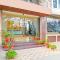 Super Townhouse Oak Dharamshala Near Maximus Mall