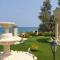 Luxury Beachfront Villa with a Pool