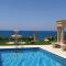 Luxury Beachfront Villa with a Pool
