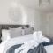 Comfortable 2-Bed Home with Parking & Fast Wi-Fi! - 米尔顿凯恩斯