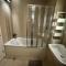 Carnaby St Room with shared bathroom - 伦敦