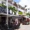 Superbe studio avec Piscine, au coeur de la Marina! Village Soleil ! Proche Aéroport & Ferry - Le Gosier