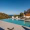 Elegant villa with mountain views & pool - Mikra Anogia