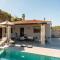 Elegant villa with mountain views & pool - Mikra Anogia