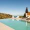 Elegant villa with mountain views & pool - Mikra Anogia