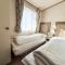 Wonderful 6 Berth Caravan For Hire At Manor Park, Hunstanton, Norfolk Ref 23028S - 亨斯坦顿
