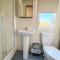 Wonderful 6 Berth Caravan For Hire At Manor Park, Hunstanton, Norfolk Ref 23028S - 亨斯坦顿