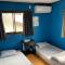 Hostel Blue Door ホステル ブルードア