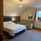 #3 - Spacious Ensuite Double Room with Sofa in Leitrim - Баллинамор